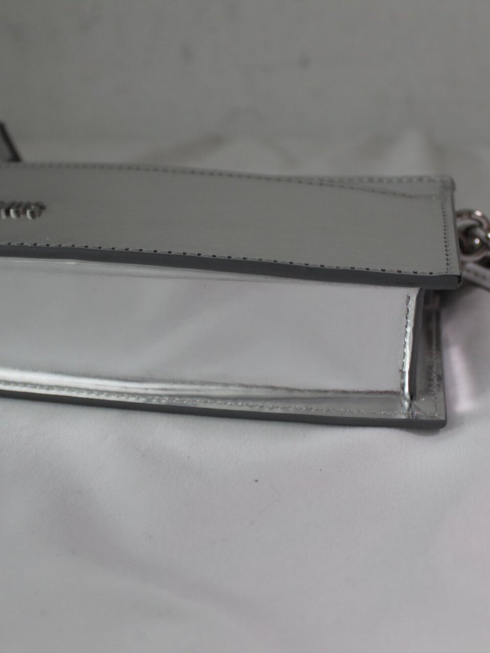 Jacquemus Silver Patent Leather Shoulder Bag Zip Top - Picture 8 of 14
